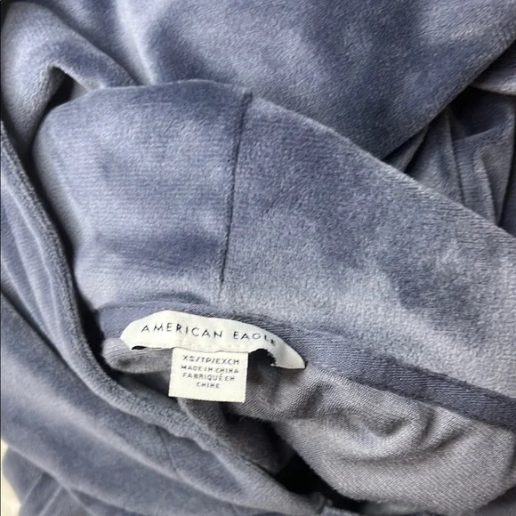 American Eagle Velour Oversized Cropped Hoodie - Picture 3 of 3